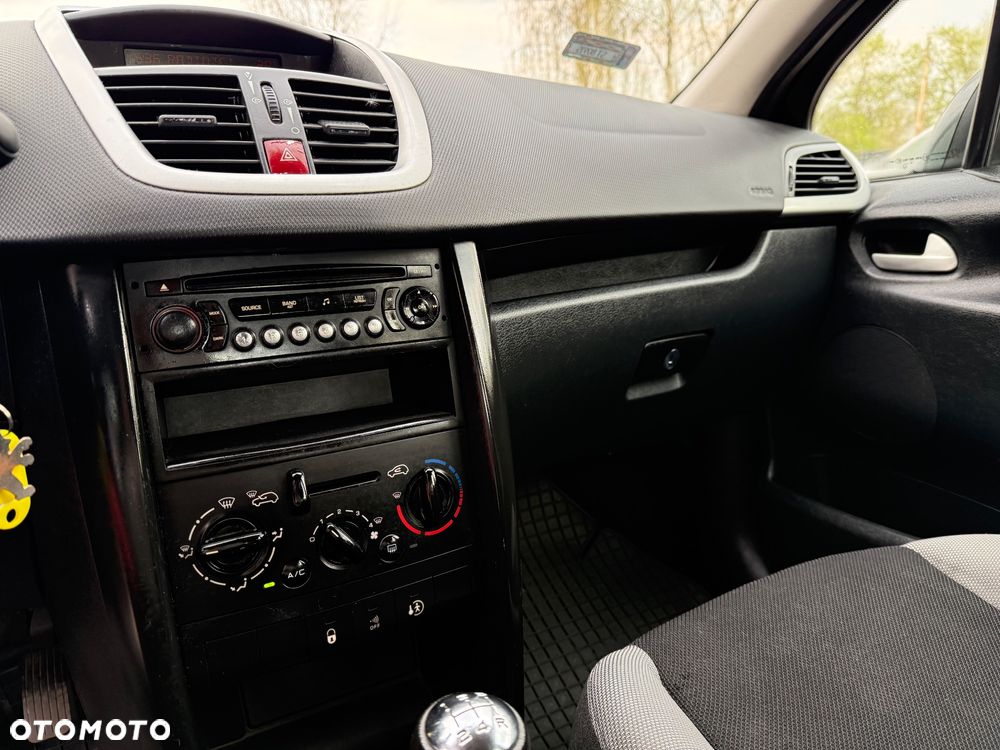 Peugeot 207 1.4 16V Trendy - 7