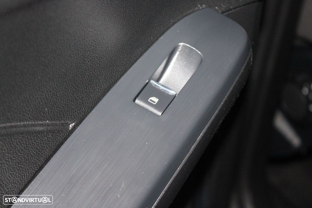 Ford Kuga 1.5 EcoBoost ST-Line - 33