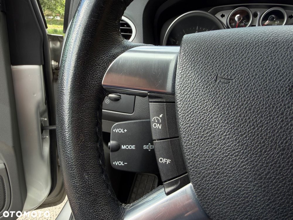 Ford Focus 1.6 Ghia - 13