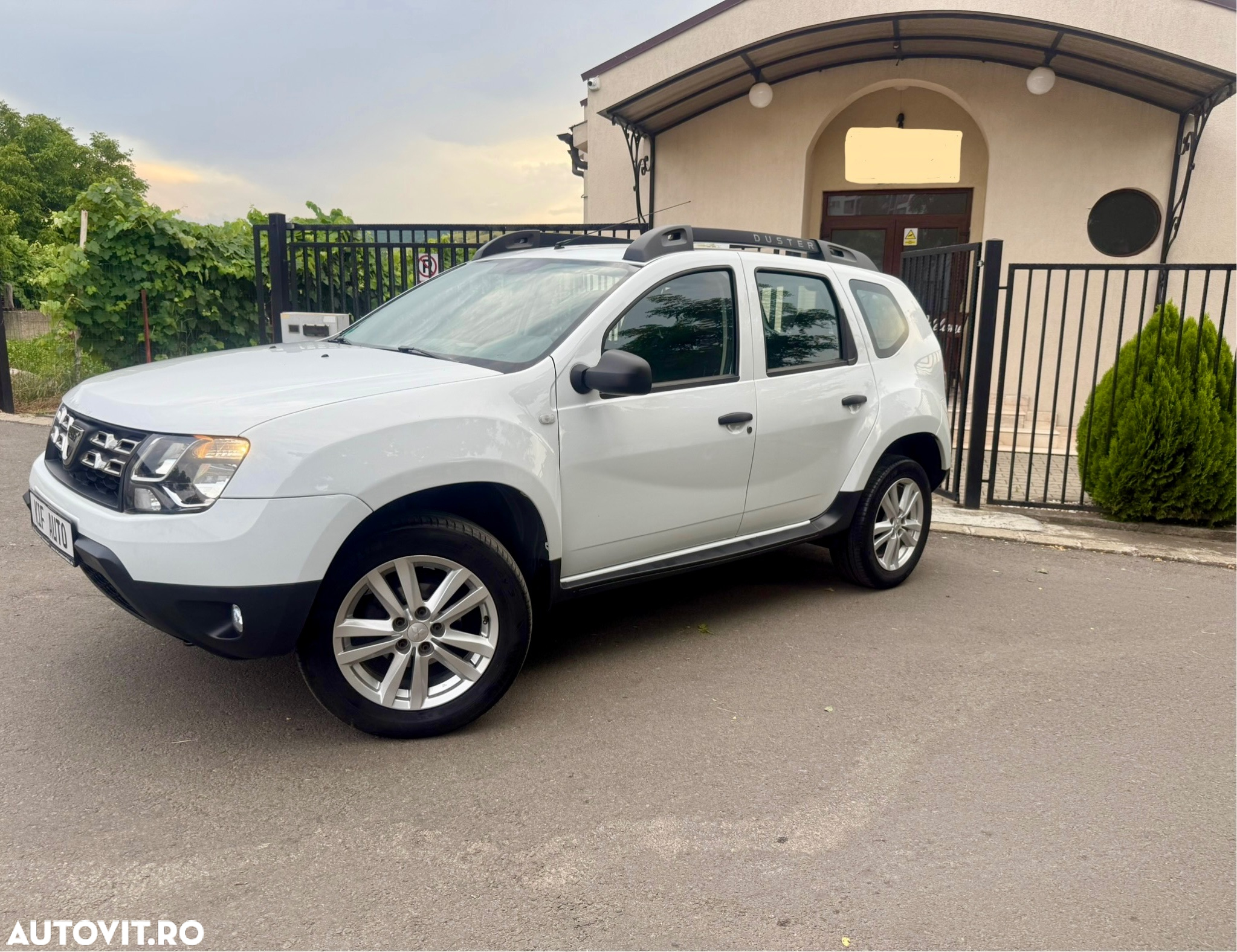 Dacia Duster SCe 115 2WD Essential - 16