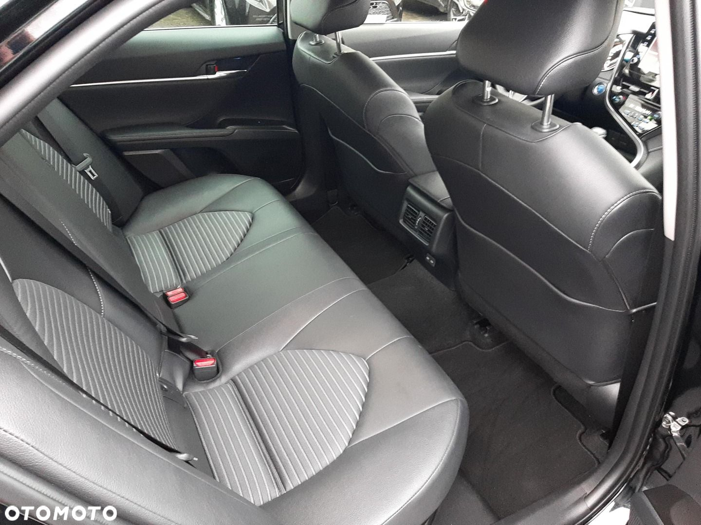 Toyota Camry - 8