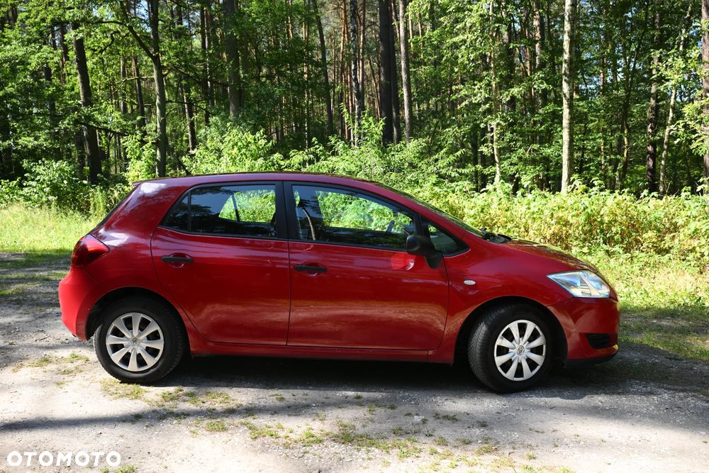 Toyota Auris 1.4 D-4D Terra - 4