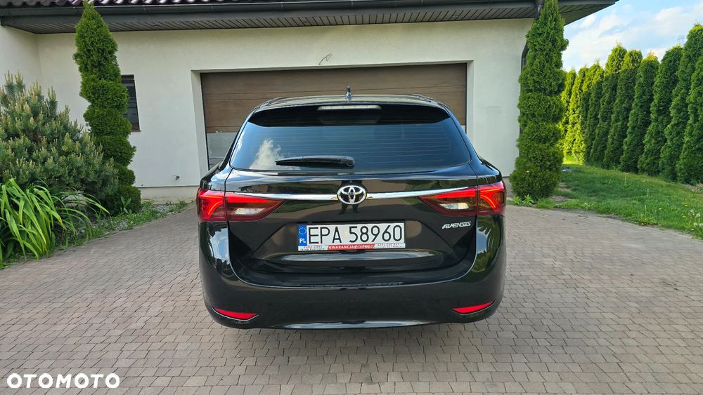 Toyota Avensis - 8
