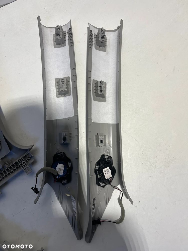 WYPOSAZENIE WNETRZA POSZYCIE SŁUPKA B PRAWA/LEWA GÓRNA SKODA OCTAVIA IV 5E3867282  5E3867234B,5E3867233B,5E3868312,5E7867246,5E7867287,5E7867288, - 7