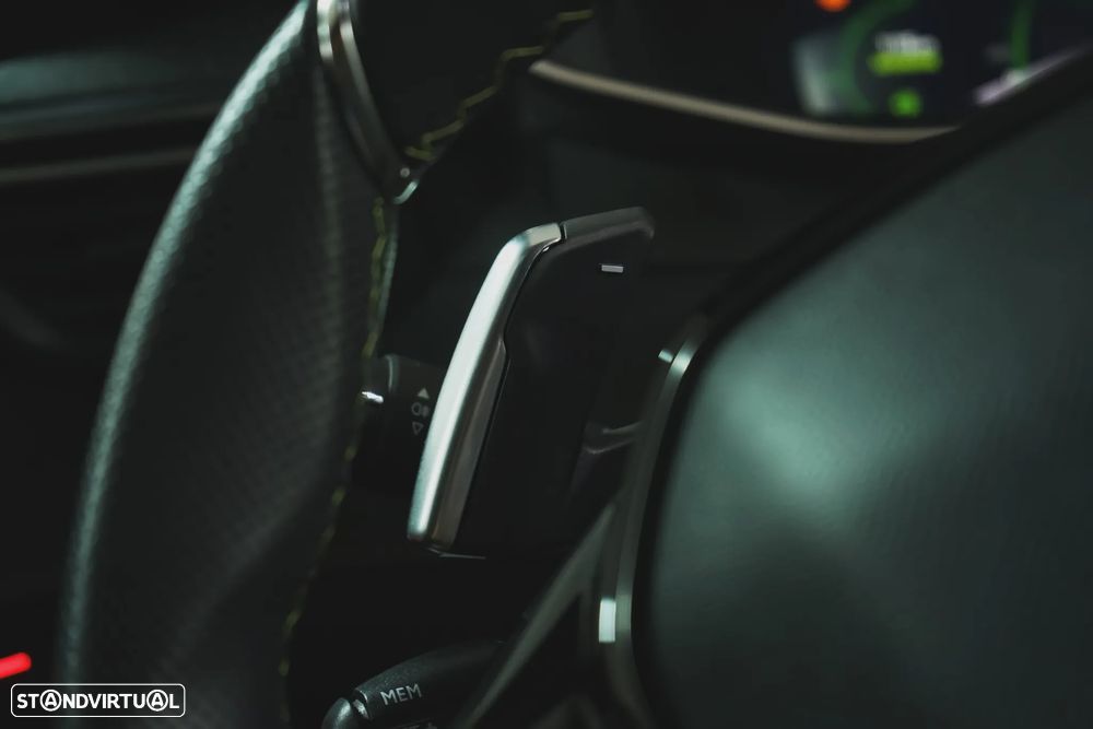 Peugeot 208 1.2 PureTech GT EAT8 - 19