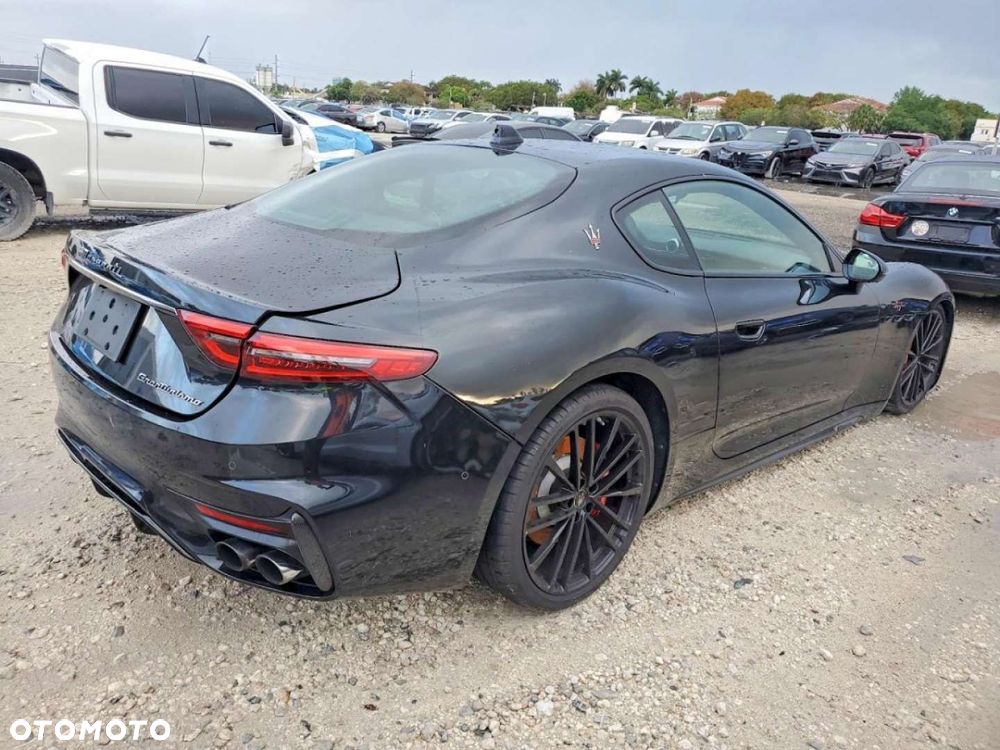 Maserati GranTurismo - 4