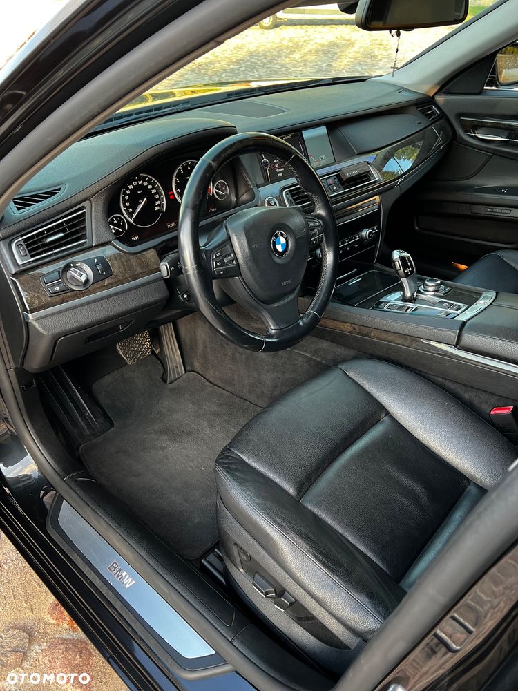 BMW Seria 7 740i - 9