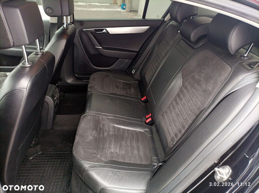 Volkswagen Passat - 11