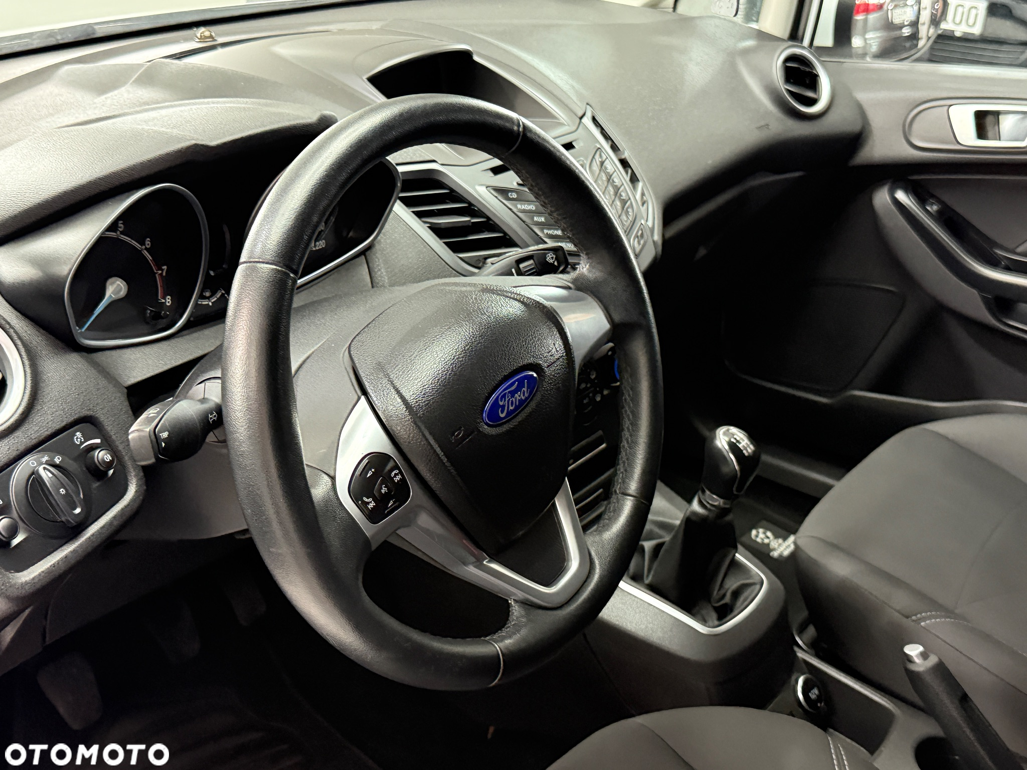 Ford Fiesta 1.0 Champions Edition - 17
