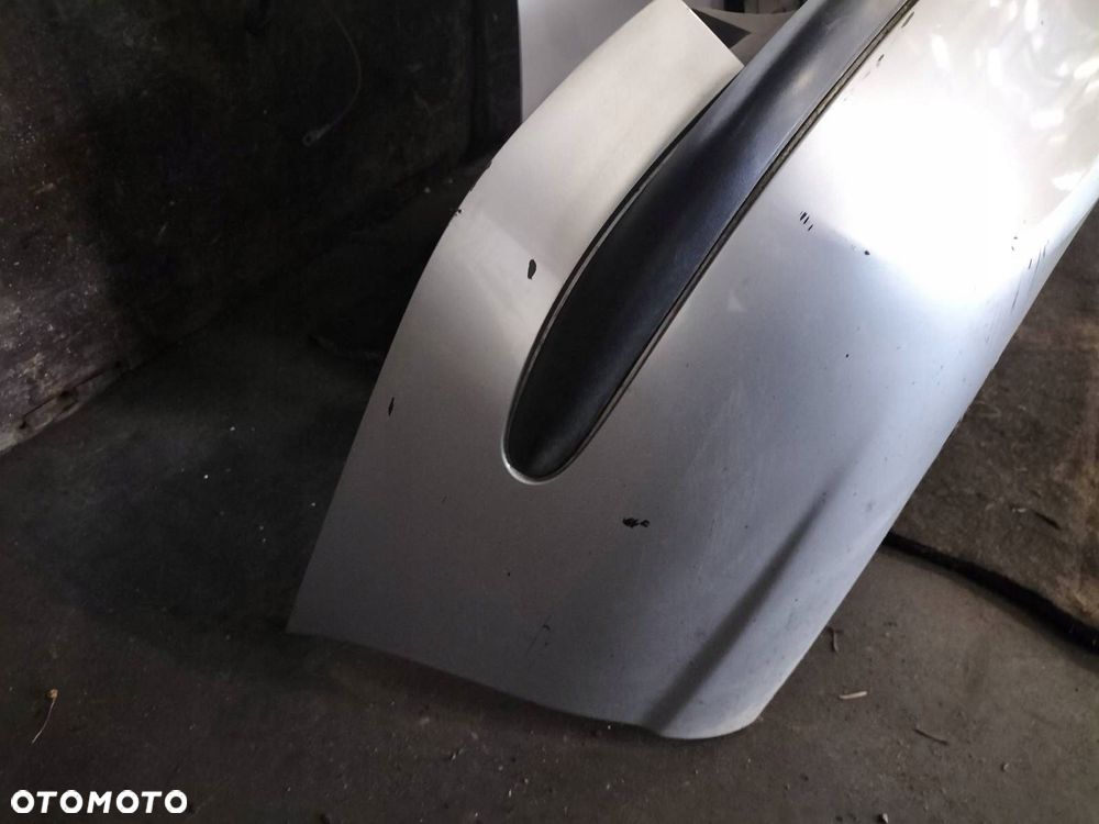 KOMPLETNY TYŁ KLAPA BAGAŻNIKA ZDERZAK TYŁ LAMPY OPEL ZAFIRA A Z147 - 8