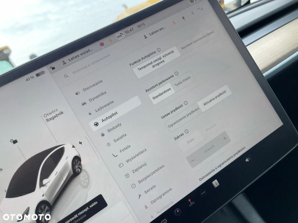 Tesla Model Y Long Range Dual Motor AWD - 13