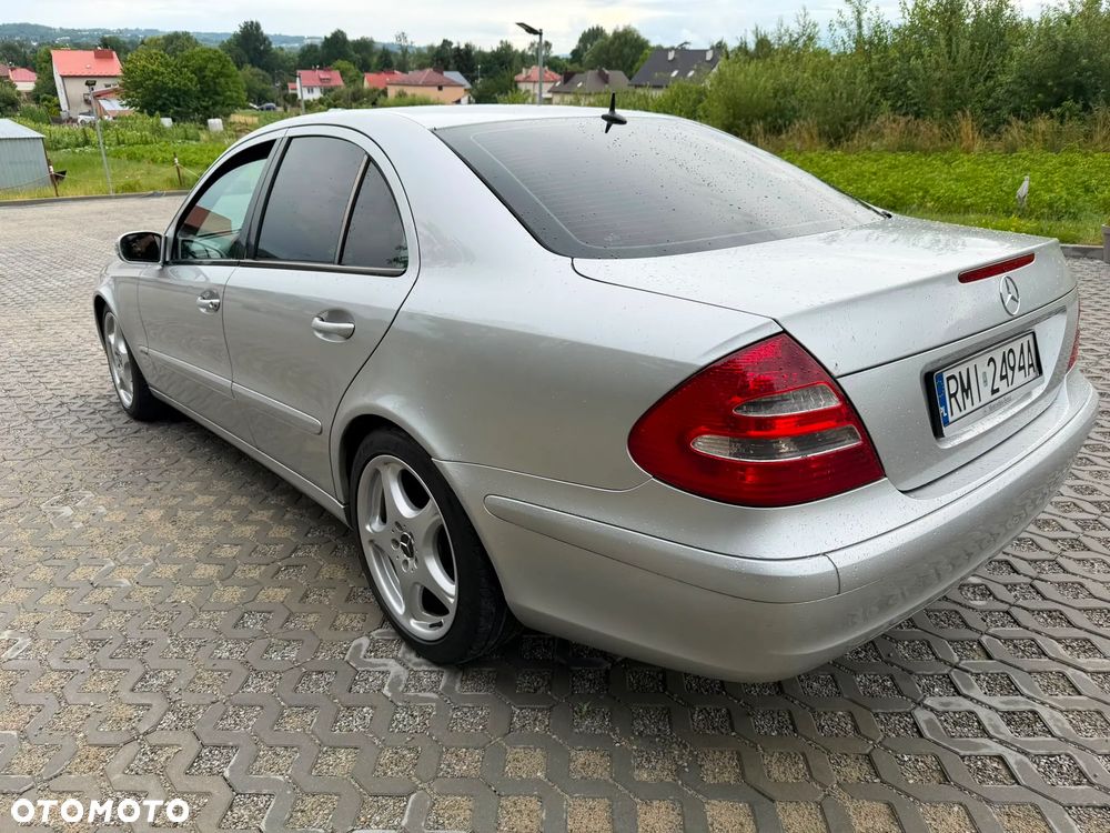Mercedes-Benz Klasa E 270 CDI Avantgarde - 22
