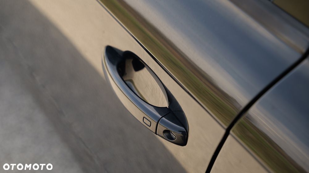 Audi A4 Avant 2.0 TDI Multitronic - 9