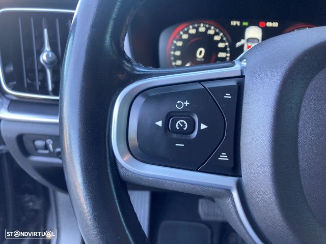 Volvo V60 D3 Geartronic Momentum Core - 15