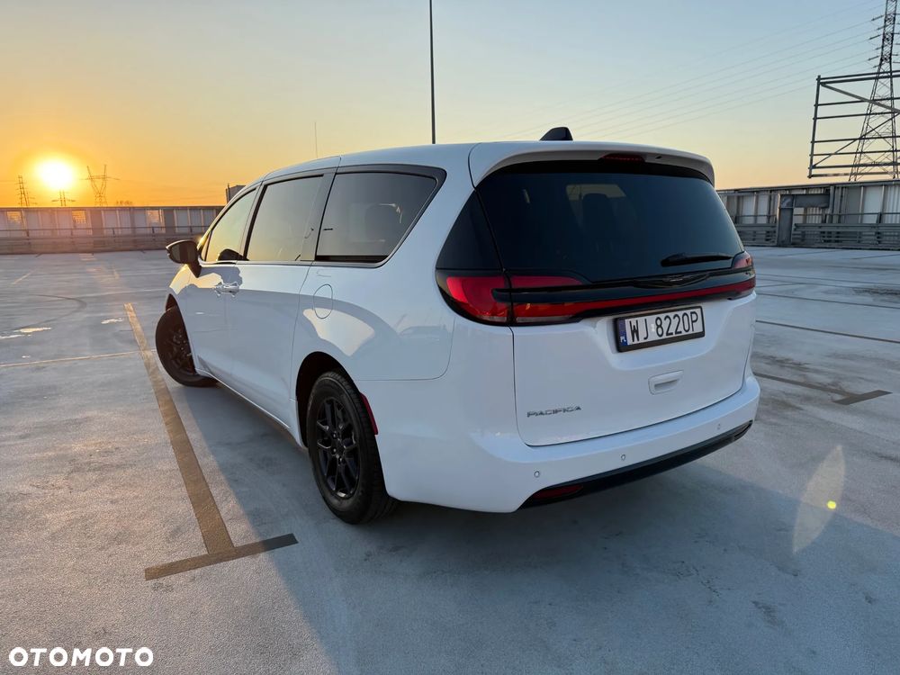 Chrysler Pacifica - 3