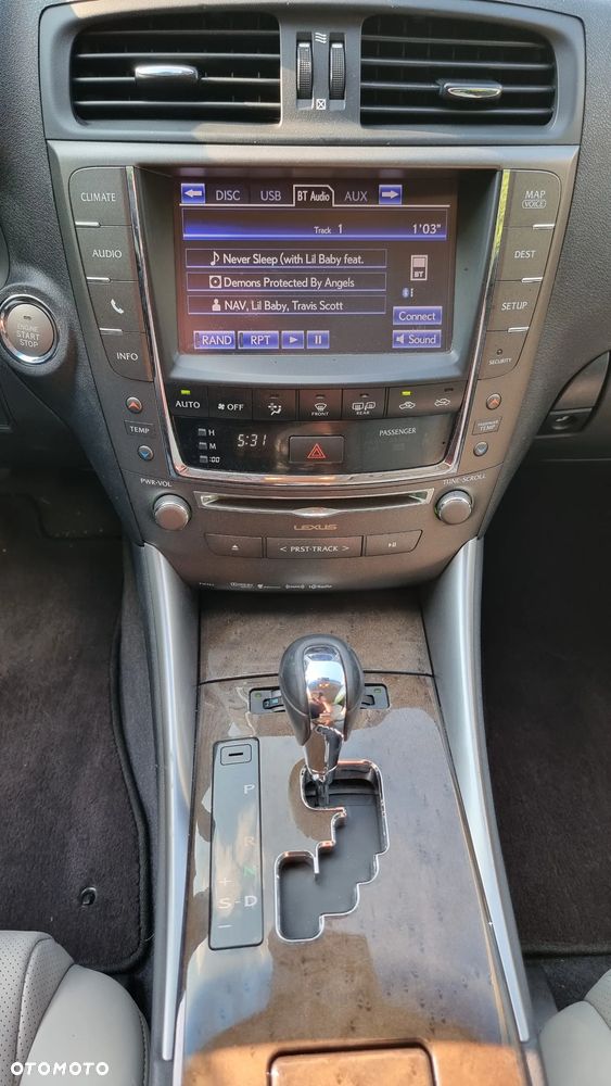 Lexus IS 250C Sport - 21