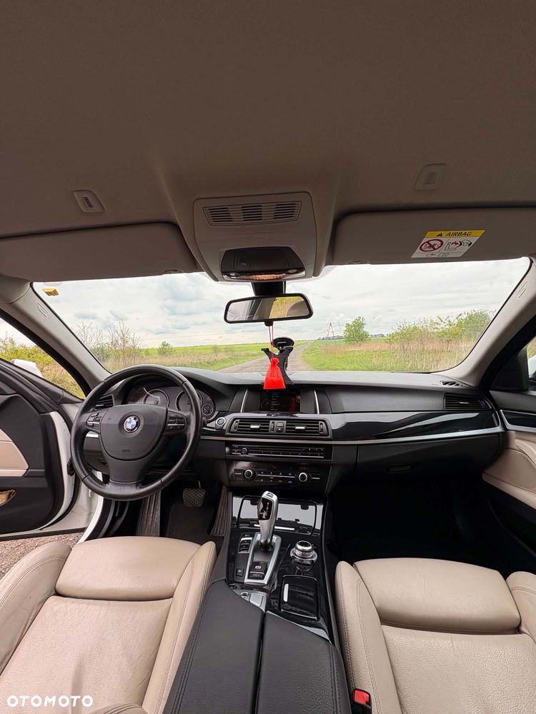 BMW Seria 5 520d xDrive - 9