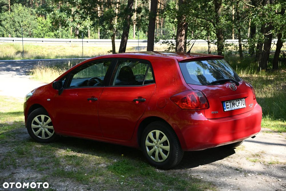 Toyota Auris 1.4 D-4D Terra - 2