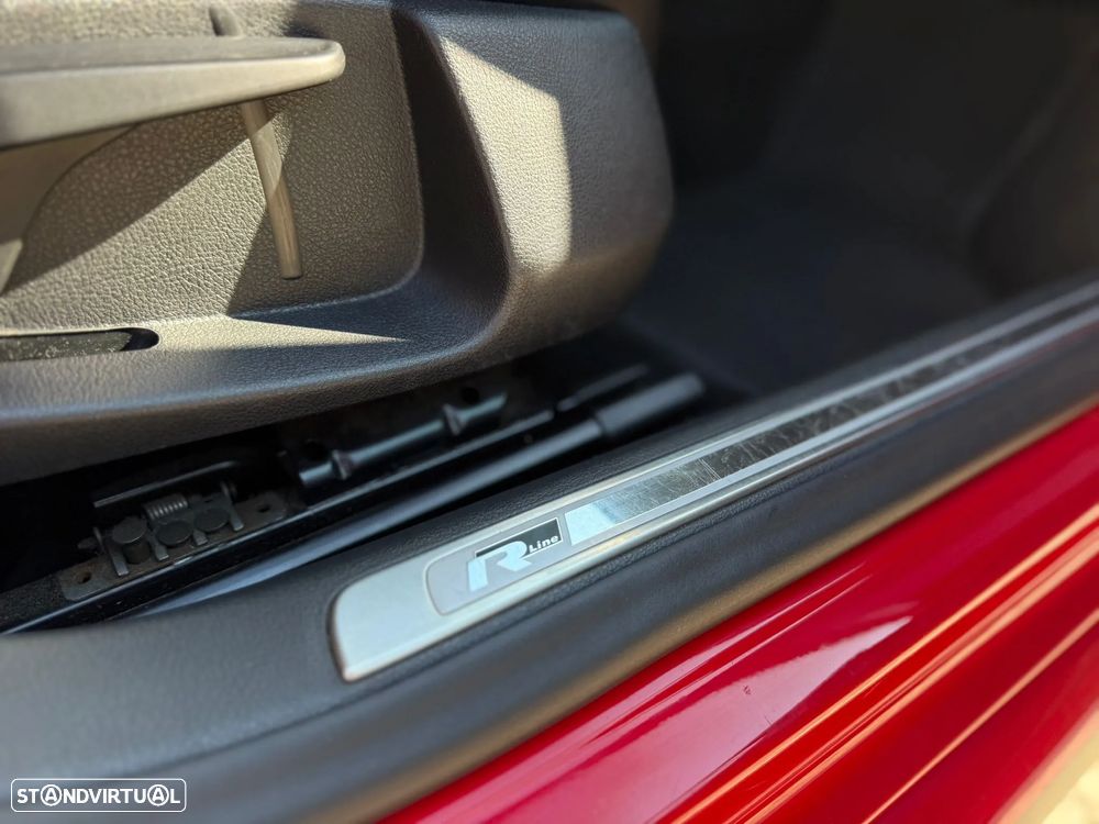 VW Passat Variant 2.0 TSI DSG R-Line - 15