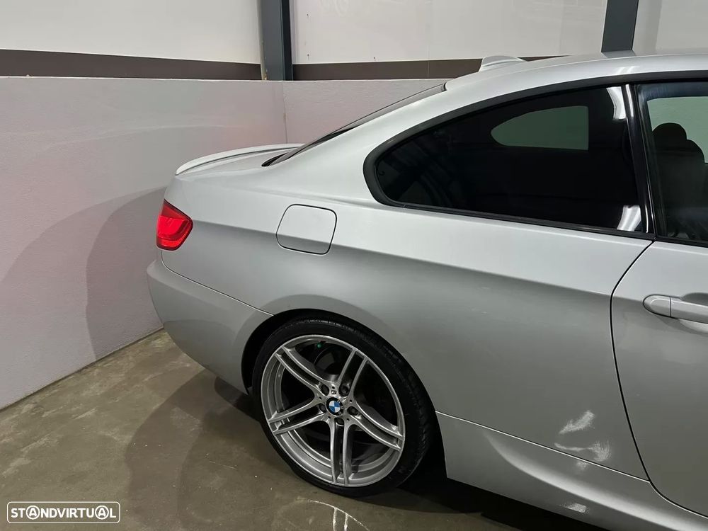 BMW 320 d Coupe Edição M - 11