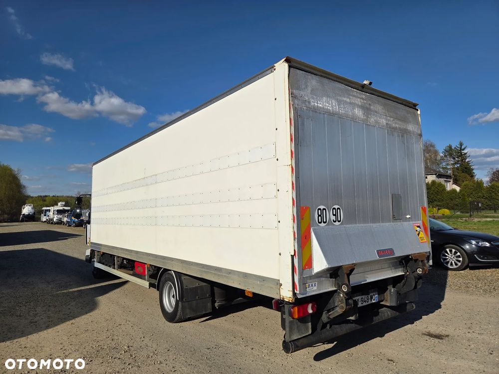 Renault Midlum 220 Atego Scania - 32