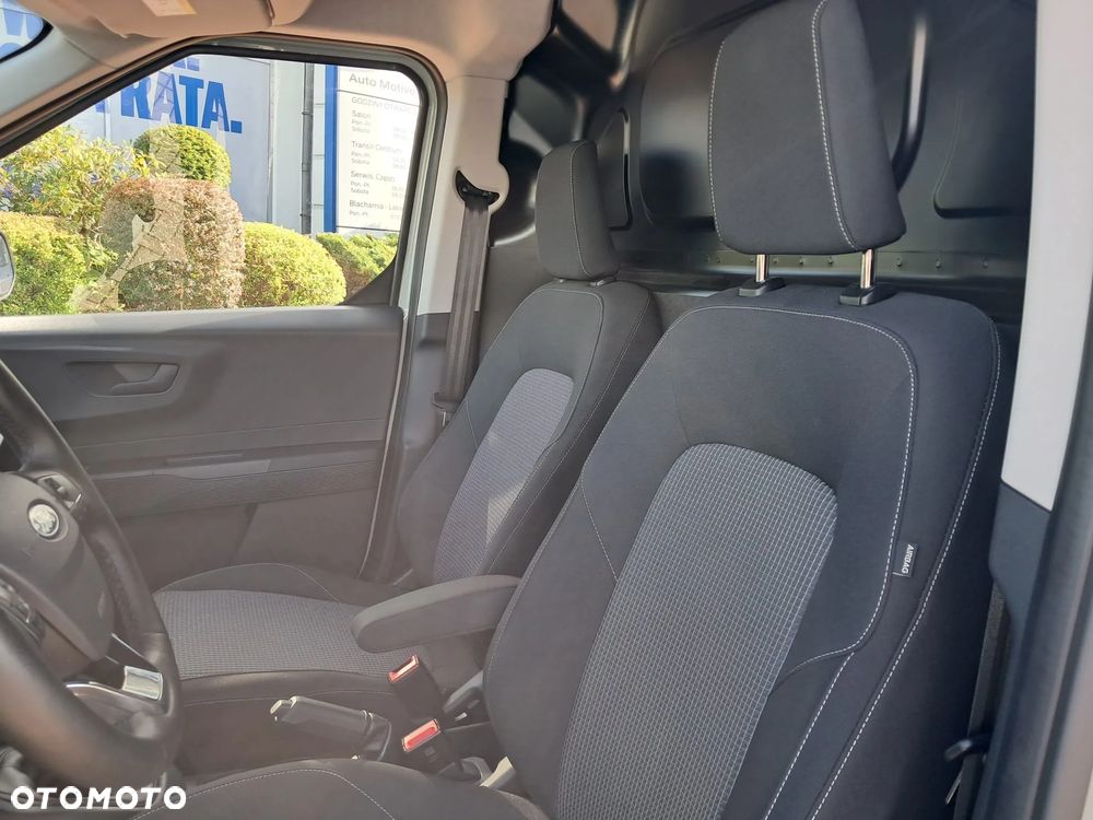 Ford Transit Courier - 16
