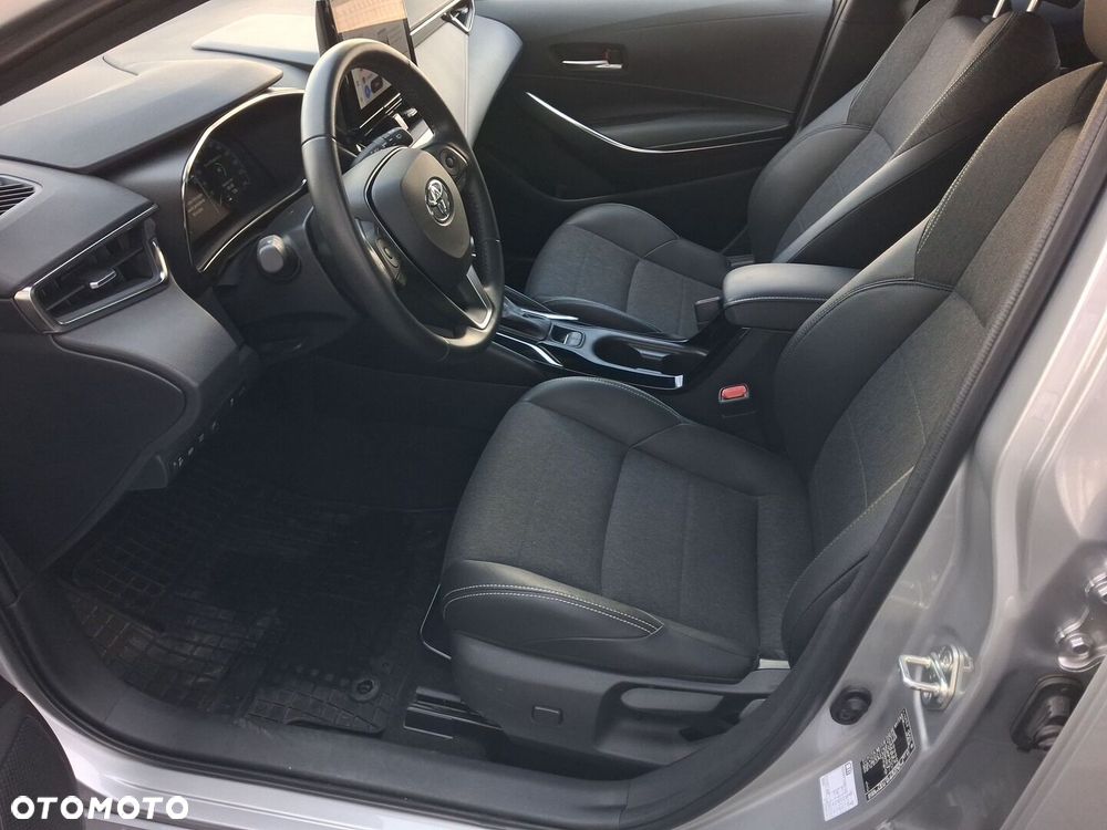 Toyota Corolla 1.8 Hybrid Style - 17