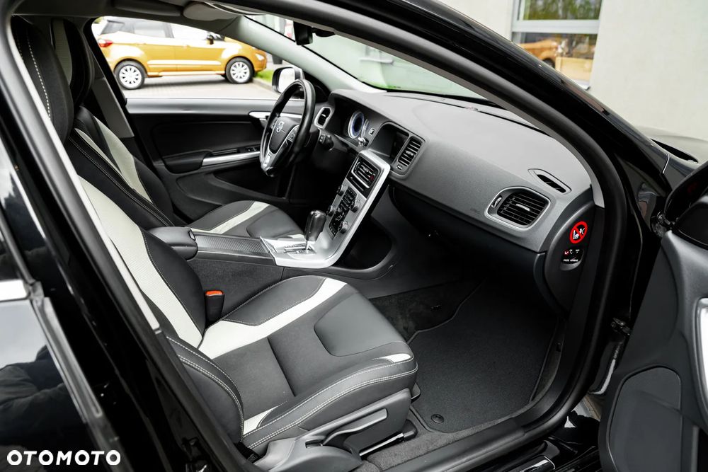 Volvo V60 D3 Geartronic RDesign - 20