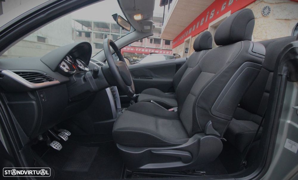 Peugeot 207 CC 1.6 HDi FAP - 12