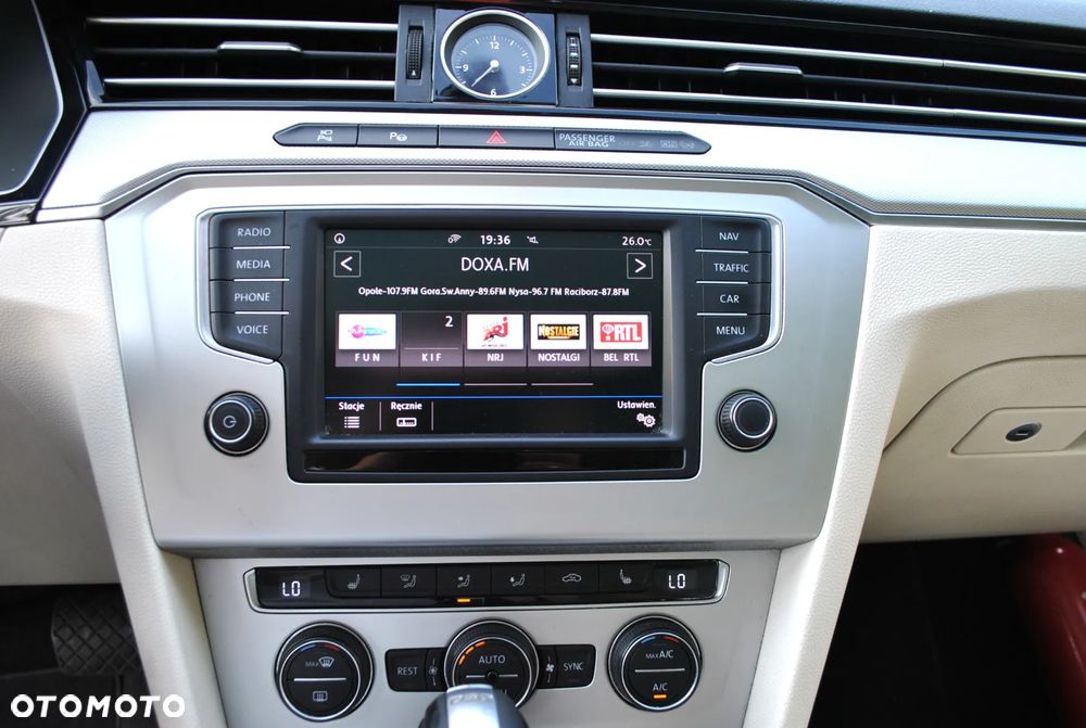 Volkswagen Passat - 17