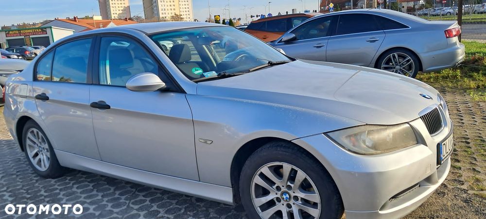 BMW Seria 3 318i - 3