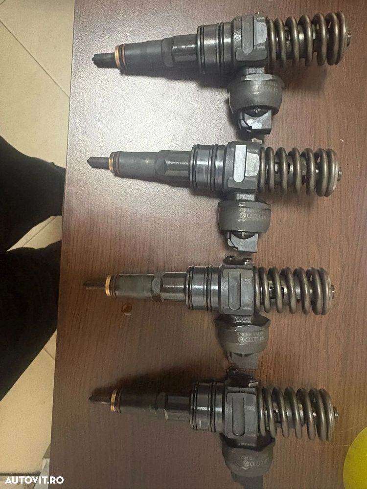 Set injectoare  Audi A4 II 8E2, B6 2000 - 2005 1.9 TDI,  VOLKSWAGEN PASSAT B6 038 130 073 BA - 1