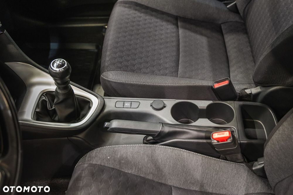 Toyota Yaris - 35