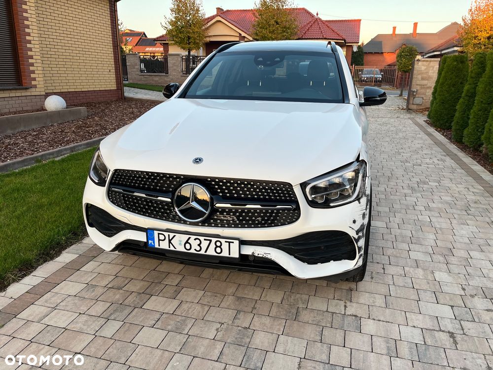 Mercedes-Benz GLC 300 4Matic 9G-TRONIC AMG Line - 6