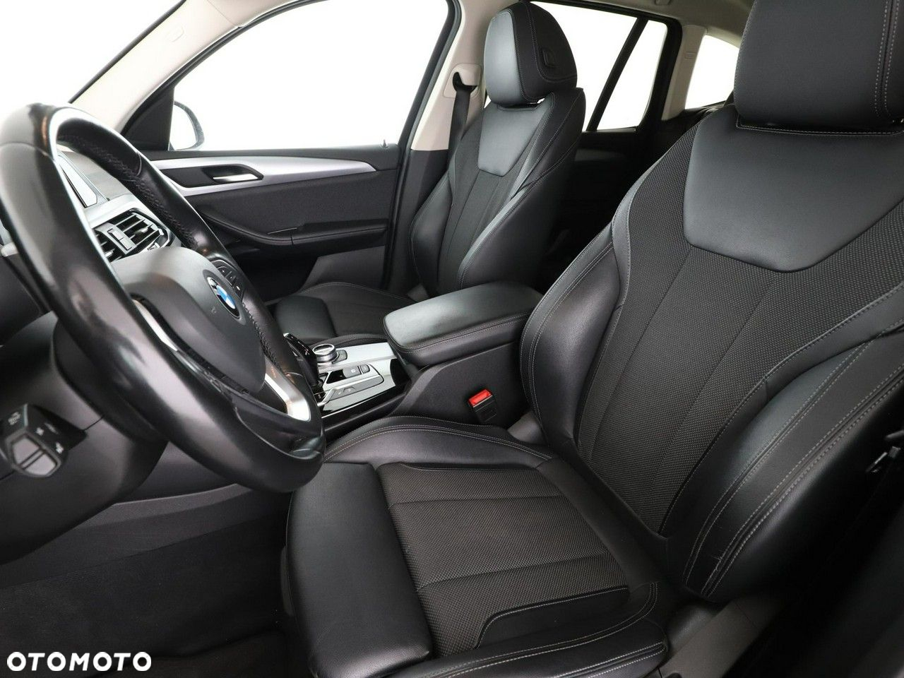 BMW X3 xDrive20d Advantage - 13
