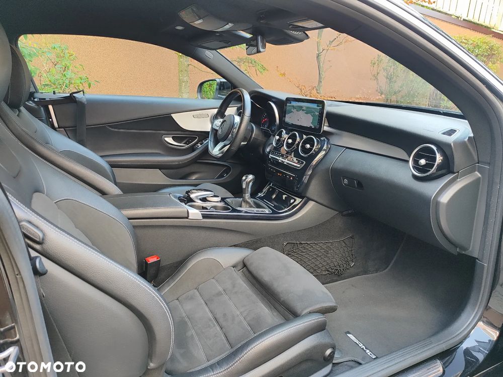 Mercedes-Benz Klasa C 180 AMG Line - 16