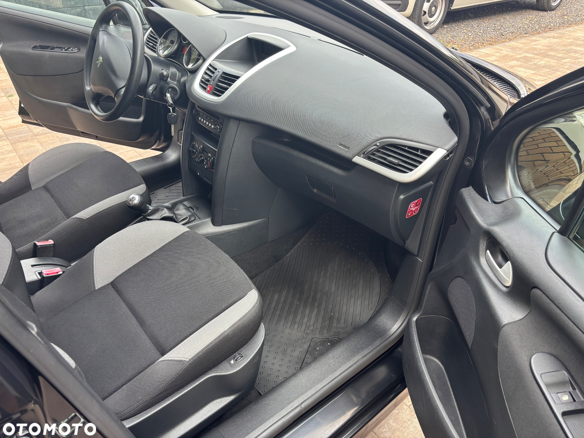 Peugeot 207 - 6