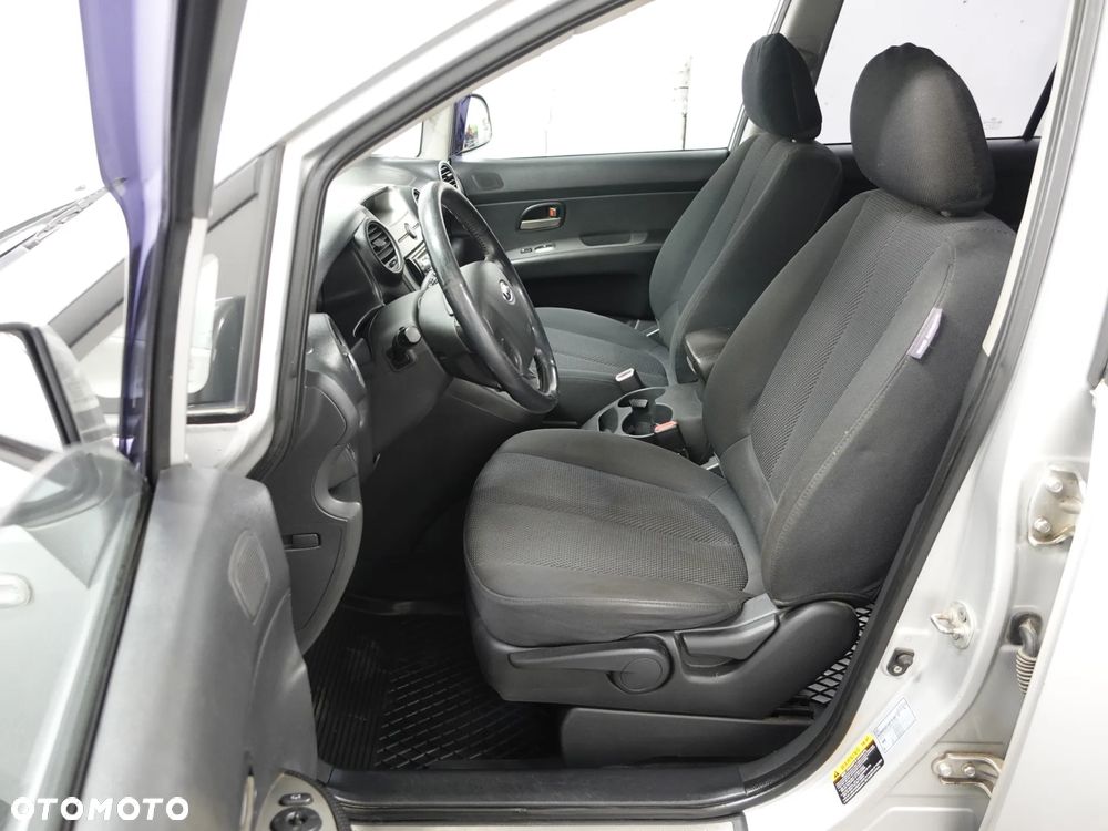 Kia Carens - 20