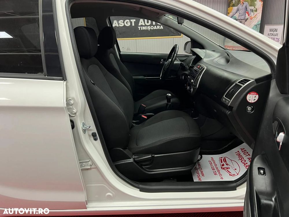 Hyundai i20 - 13