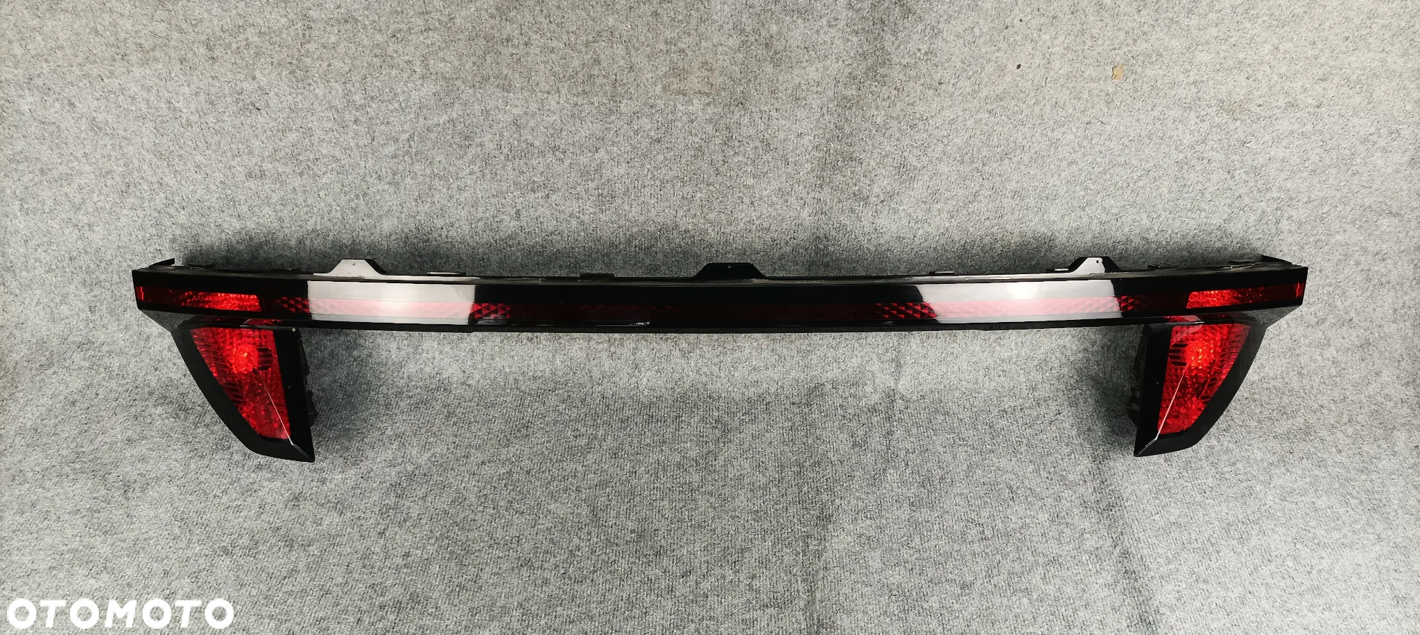 LAMPA TYLNA TYŁ ŚRODKOWA BLENDA KLAPY - HYUNDAI TUCSON IV 2020- - 2