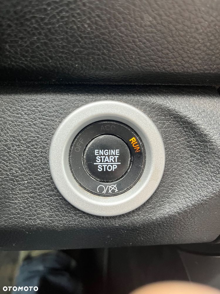 RAM 1500 5.7 Crew Cab Laramie - 4