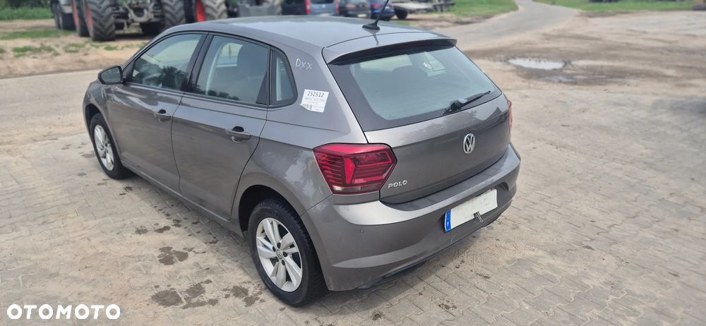 Volkswagen Polo - 8