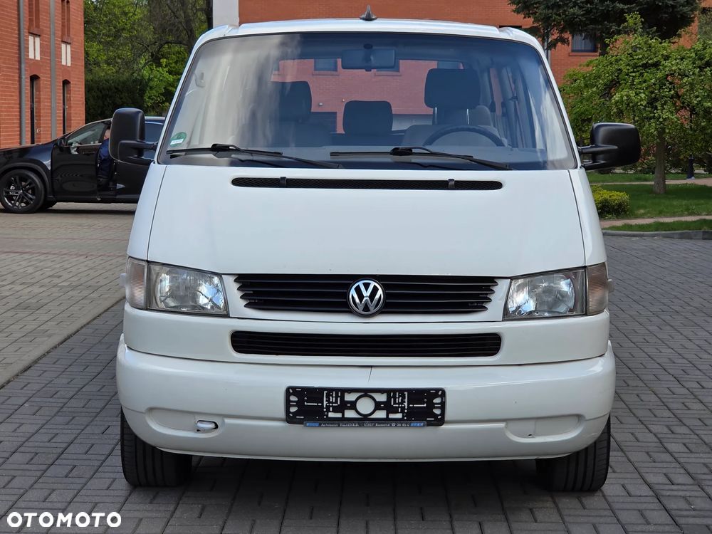 Volkswagen Caravelle - 7