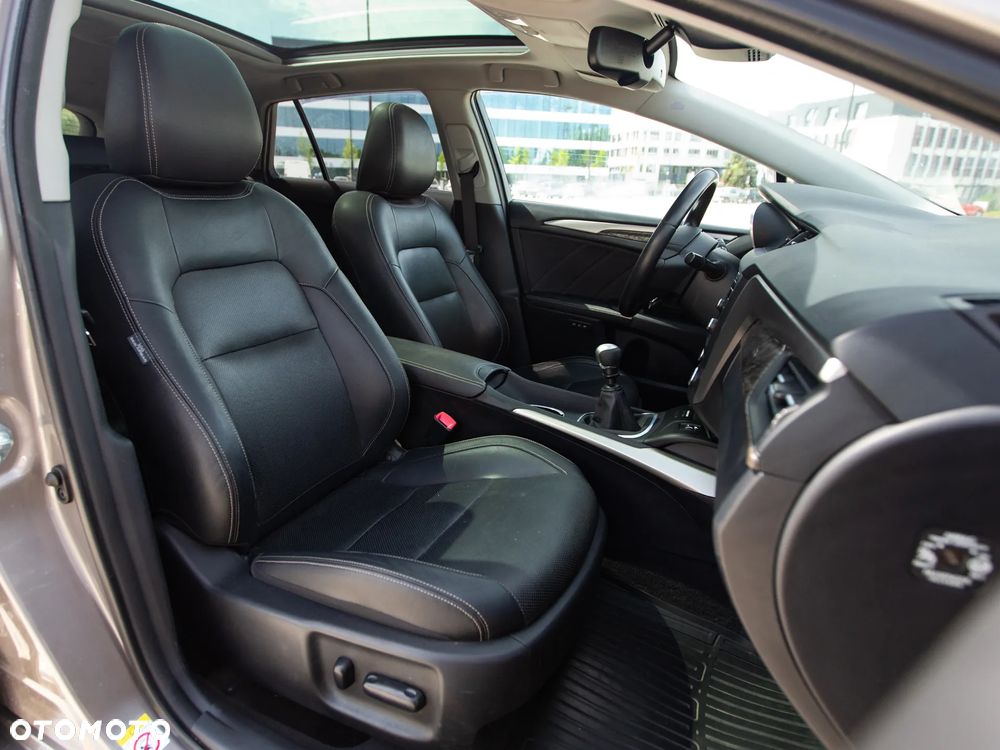 Toyota Avensis 2.0 D-4D Premium - 19