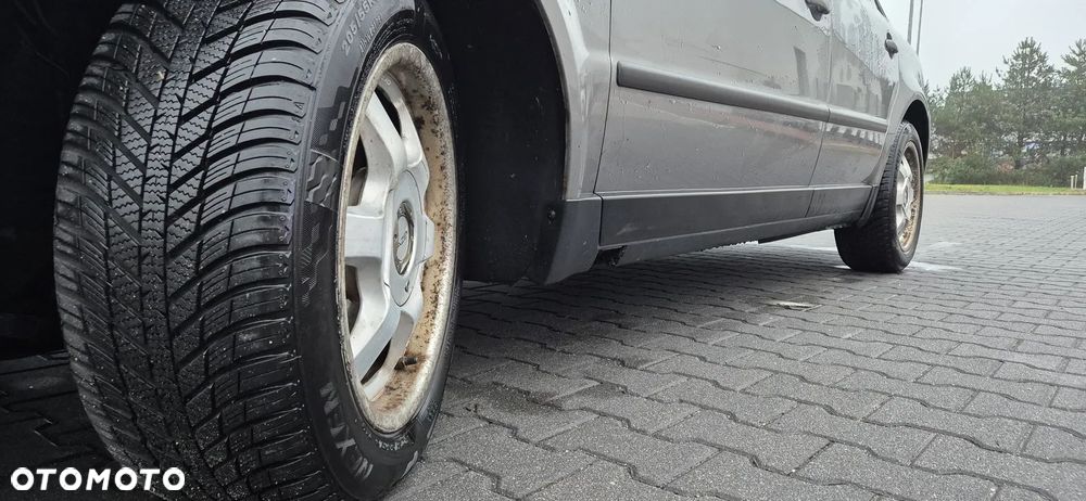 Volkswagen Passat 1.9 TDI Family - 9