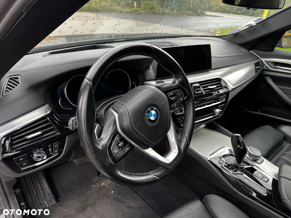 BMW Seria 5 520i GPF Luxury Line - 9
