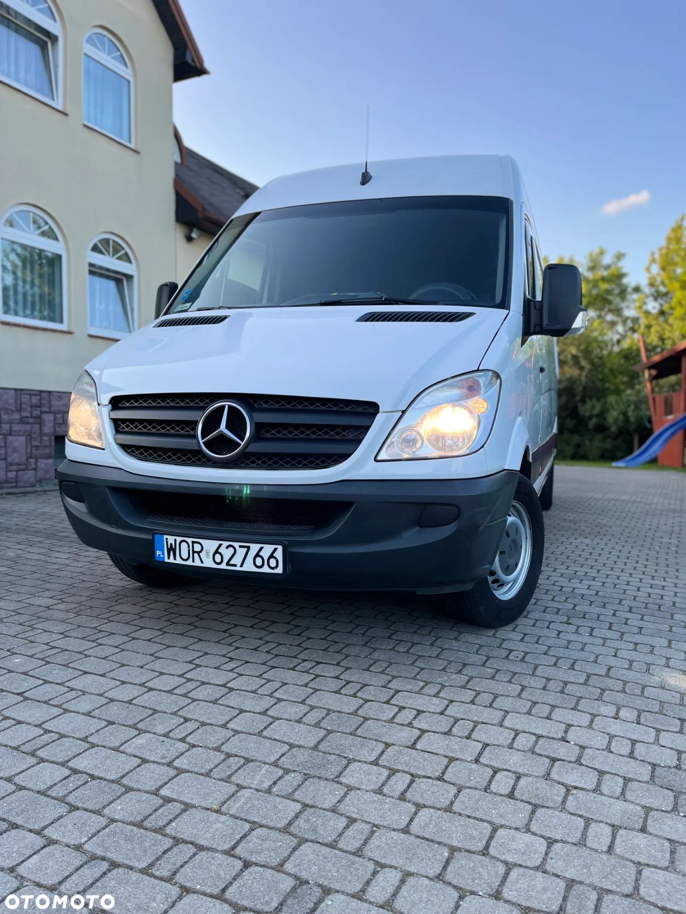Mercedes-Benz Sprinter - 1