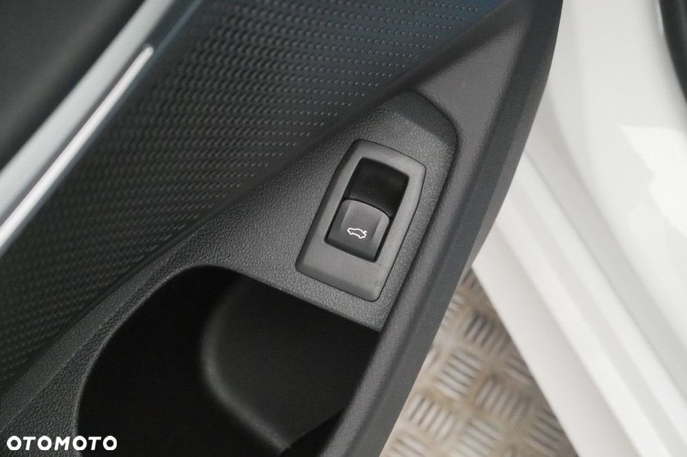 BMW Seria 3 - 18