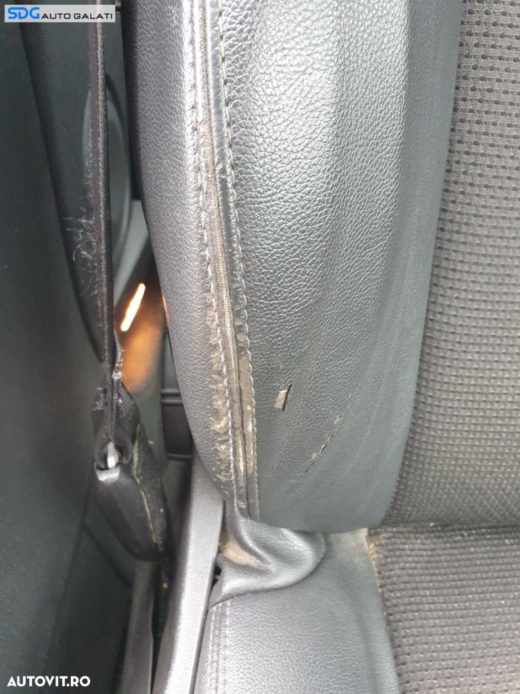 Scaun Dreapta Fata Pasager Semi Piele Semipiele Fara Incalzire cu Uzura Renault Megane 3 2008 - 2015 - 3