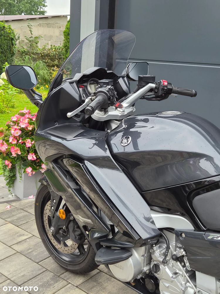 Yamaha FJR - 25